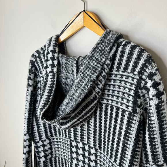 NEW Joseph A Houndstooth Long Hooded Cardigan Sweater in Canterbury Plaid Medium - Picture 4 of 11